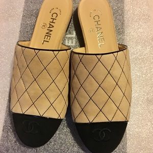 Brand new Chanel suede mules in beige/black
